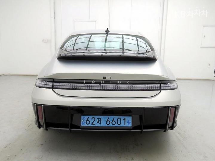 Hyundai IONIQ 6 CE Long Range AWD Prestige 4