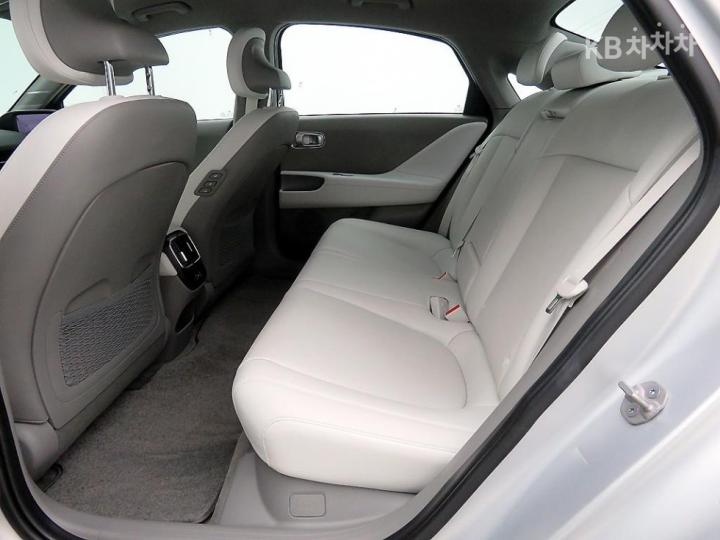 Hyundai IONIQ 6 CE Long Range AWD Prestige 8