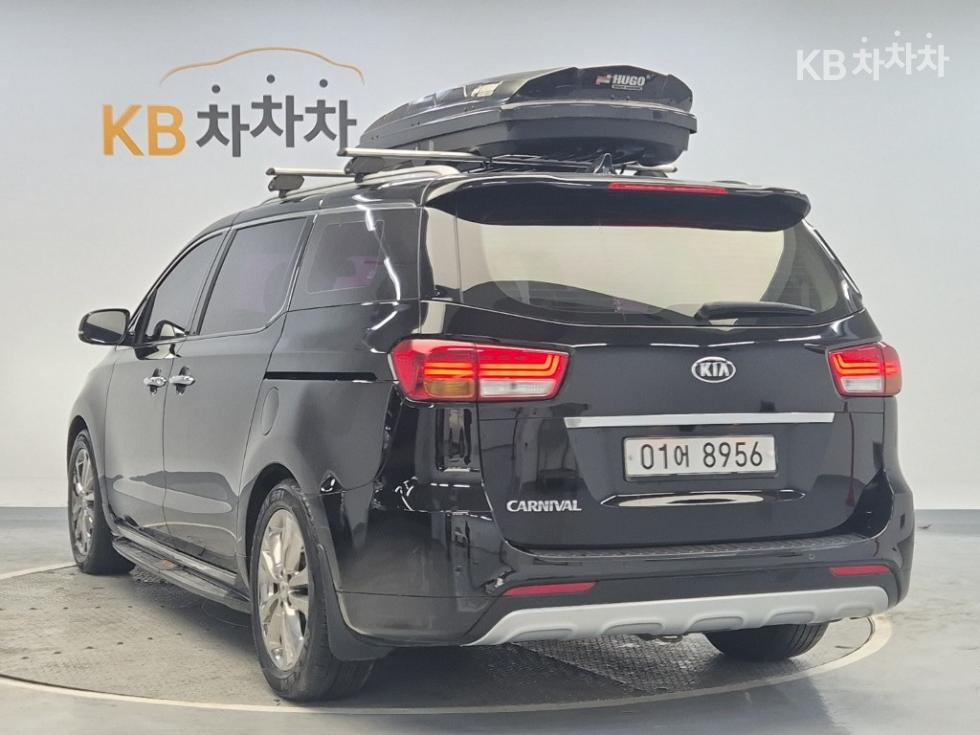 2018 - kia carnival