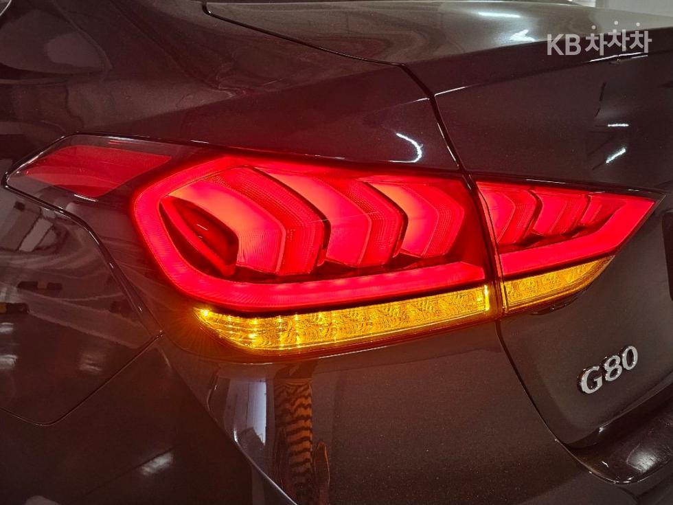Genesis G80 — miniaturë 9