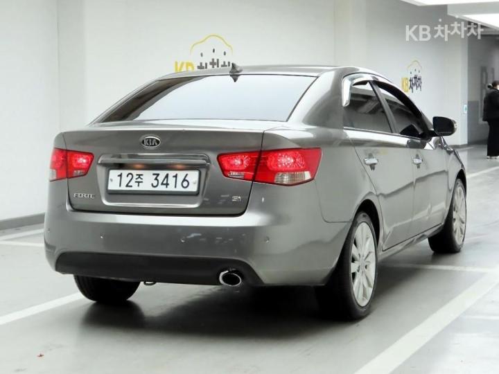 Kia Forte 1.6 CVVT W Edition 5
