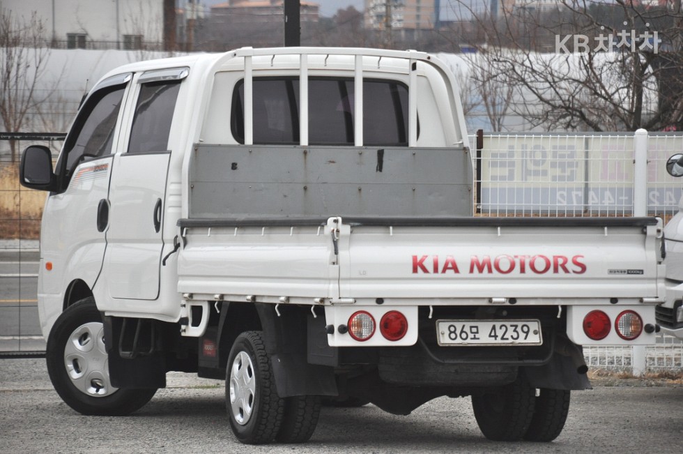 2016 - kia bongo iii
