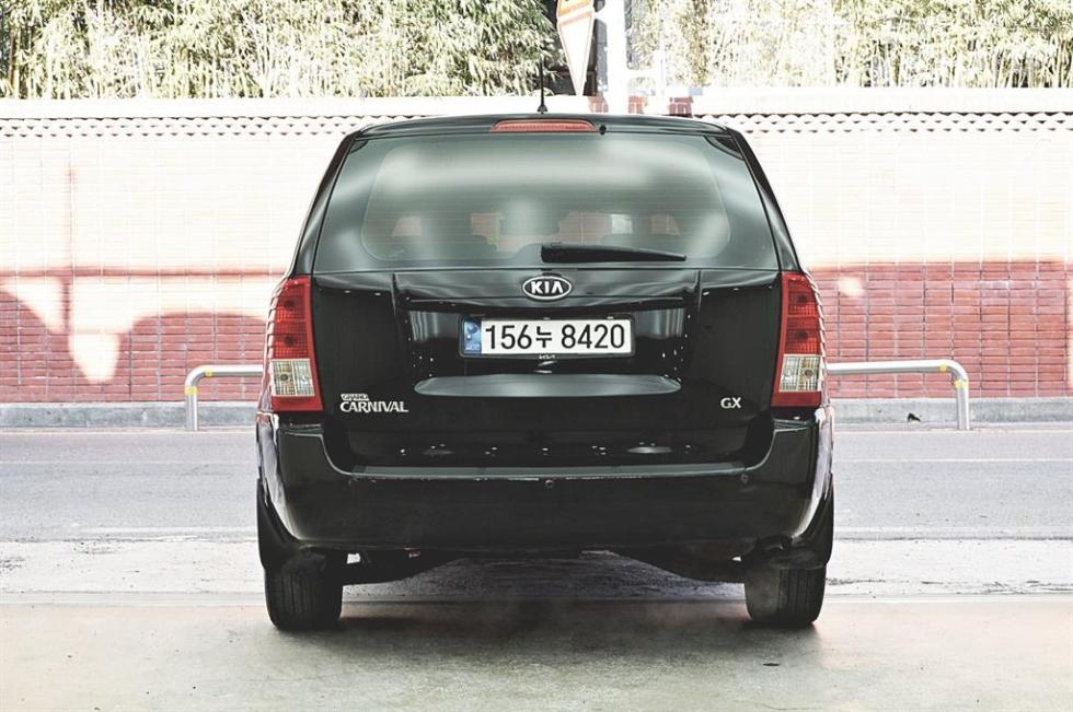 2010 - kia grand carnival