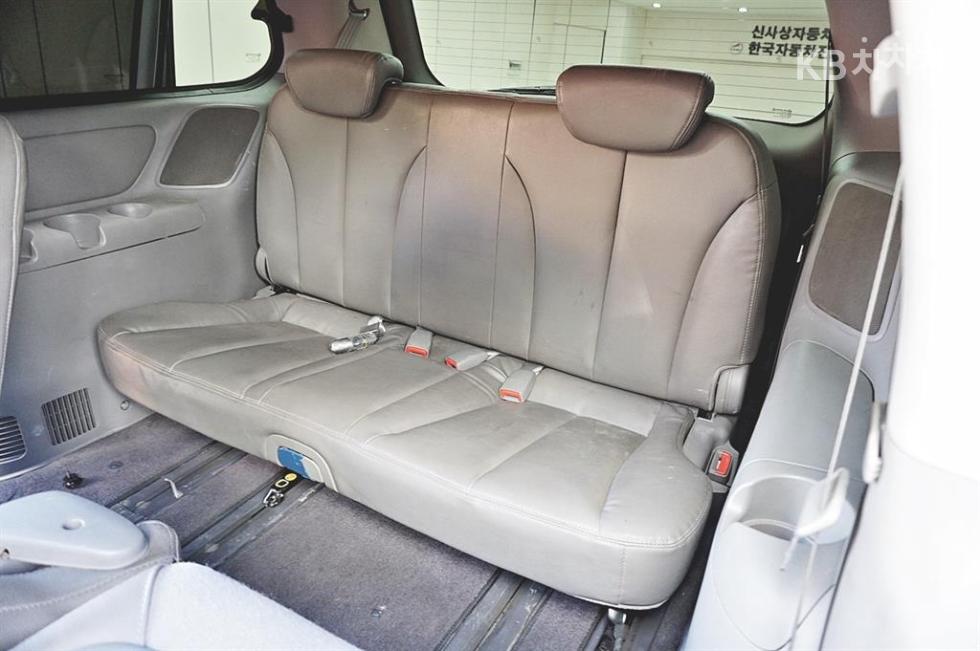 2010 - kia grand carnival