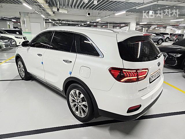 Kia Sorento 2.0 Diesel 2WD Noblesse 6