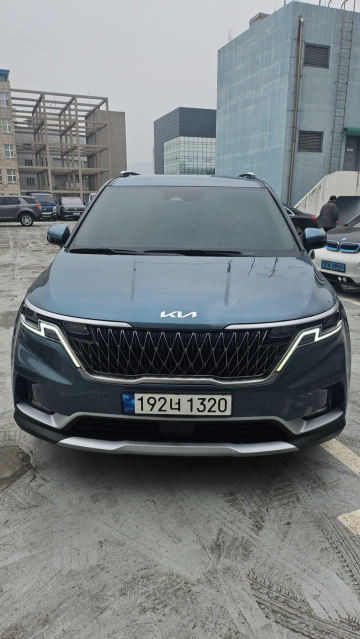 Kia Carnival Diesel 9-Seater Prestige — foto 1