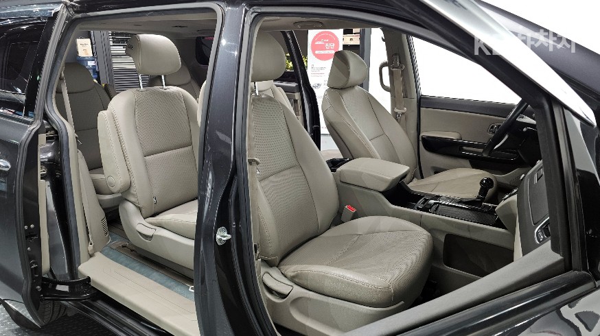 2016 - kia carnival