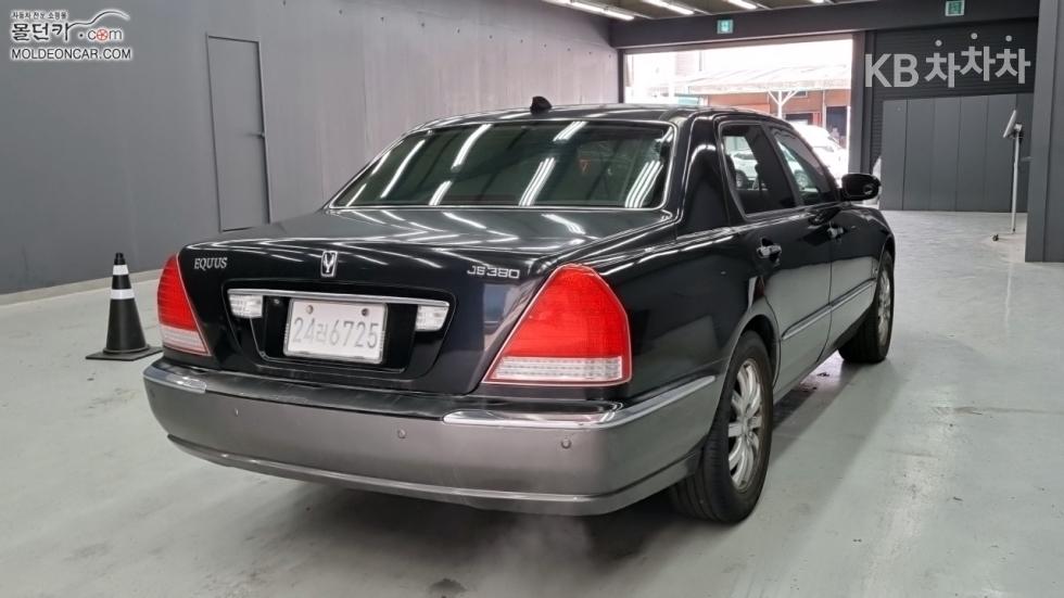 Hyundai Equus — miniaturë 2