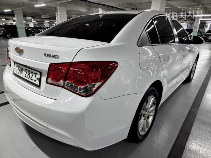 Chevrolet Cruze 1.8 LS+ 9