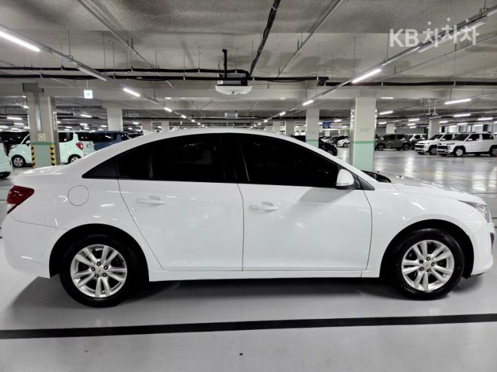 Chevrolet Cruze 1.8 LS+ 10