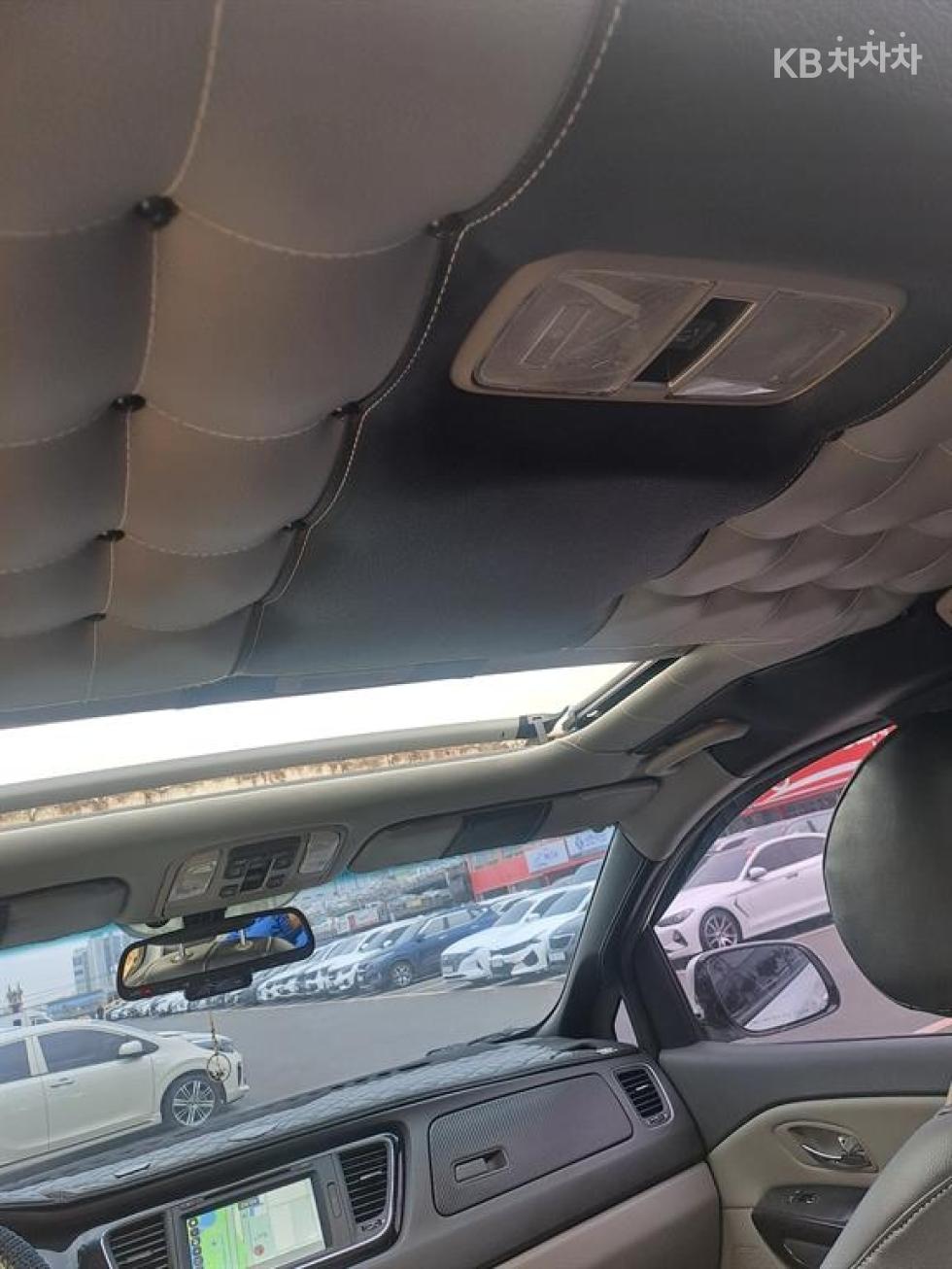 2017 - kia carnival
