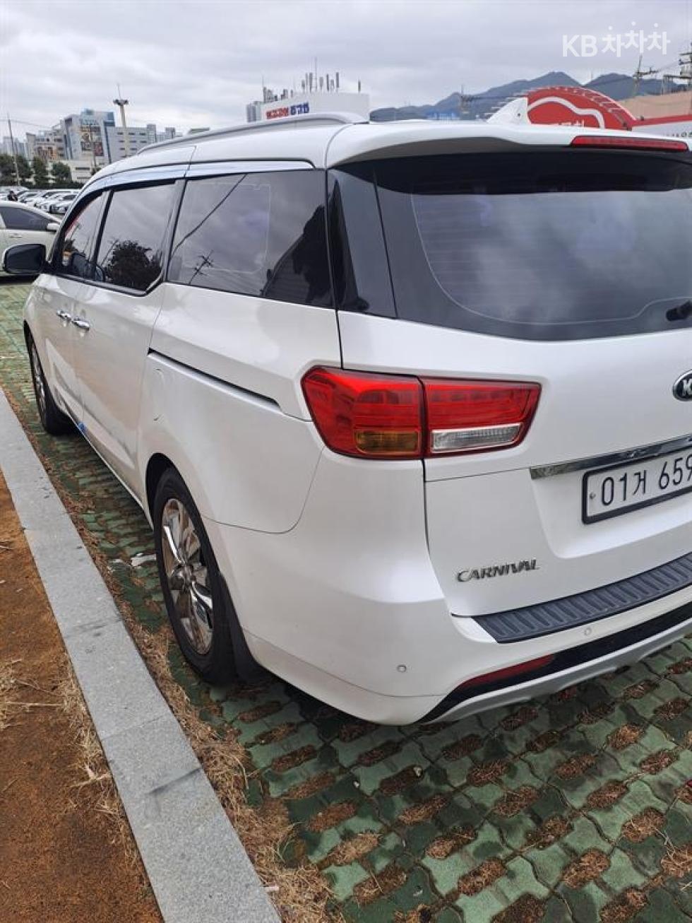 2017 - kia carnival