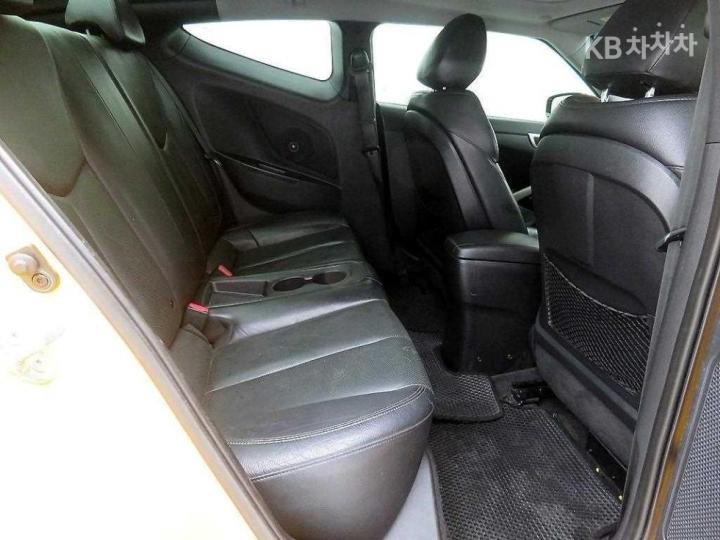 Hyundai Veloster PYL Base Type 8