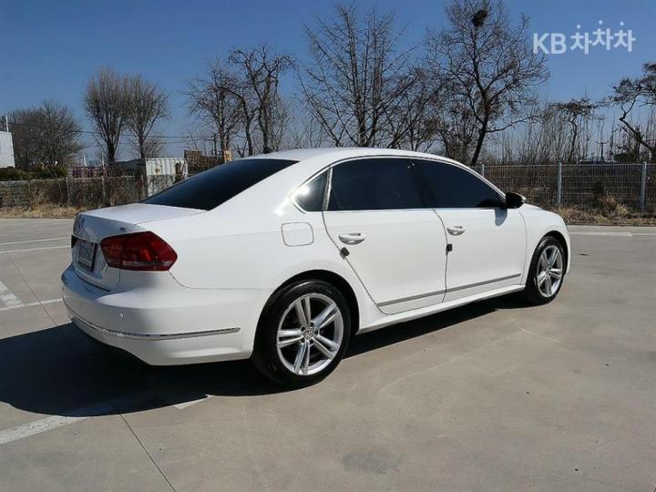 Volkswagen Passat 2.0 TDI B7 11 year ~ 5