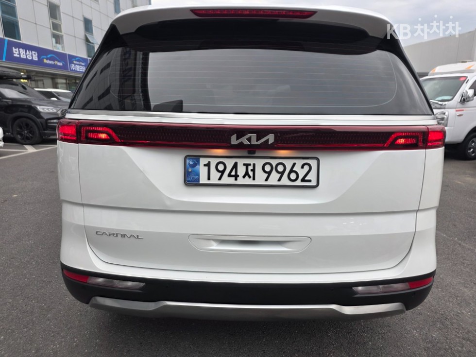 2023 - kia carnival
