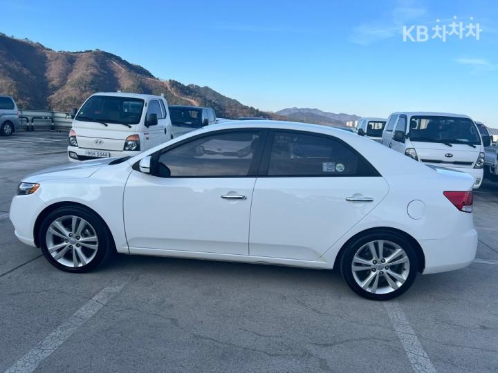 Kia Forte 1.6 GDI Prestige 6