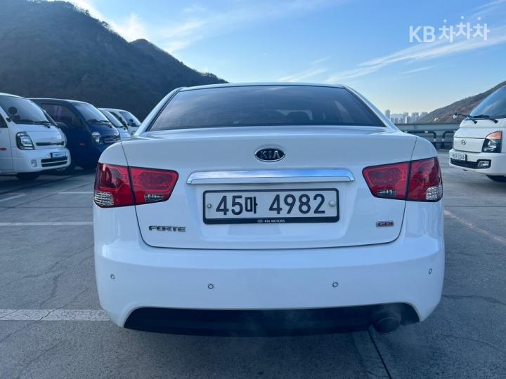 Kia Forte 1.6 GDI Prestige 7