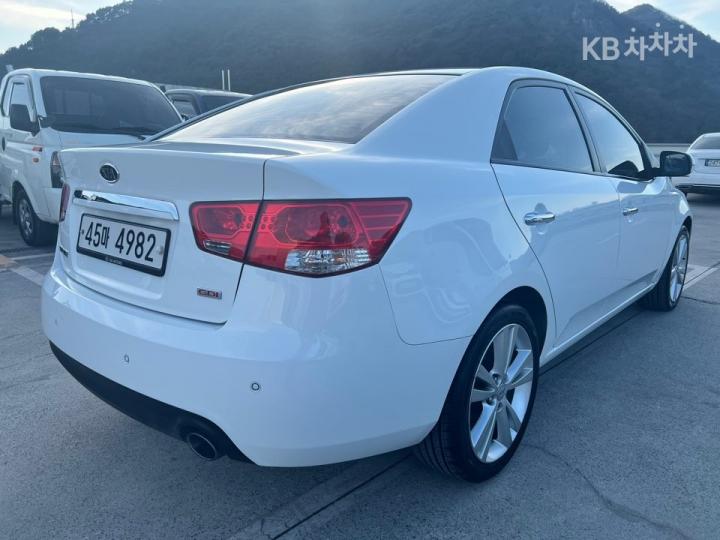 Kia Forte 1.6 GDI Prestige 9