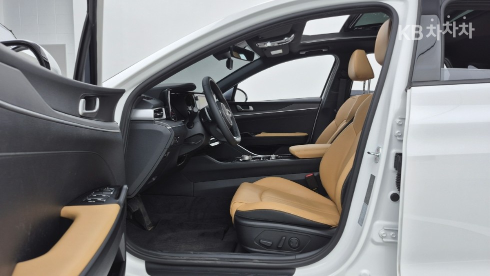 2022 - kia k5