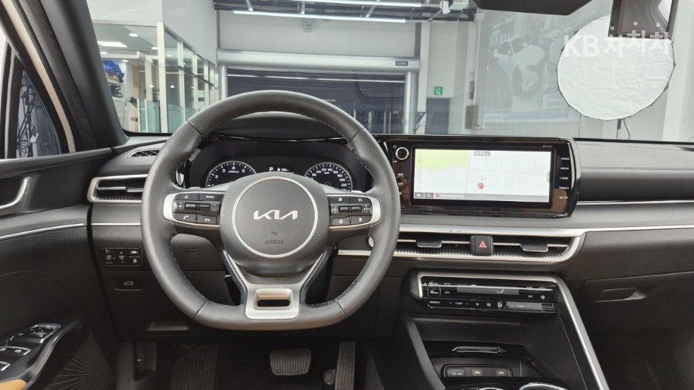 2022 - kia k5