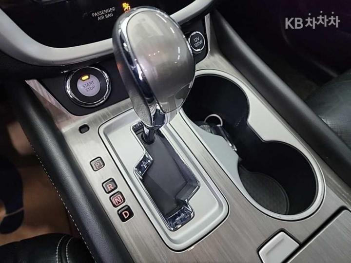 Nissan Murano 2.5 Hybrid Platinum 9