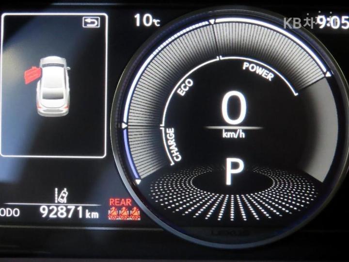 Lexus ES New Generation 300h Luxury+ 10