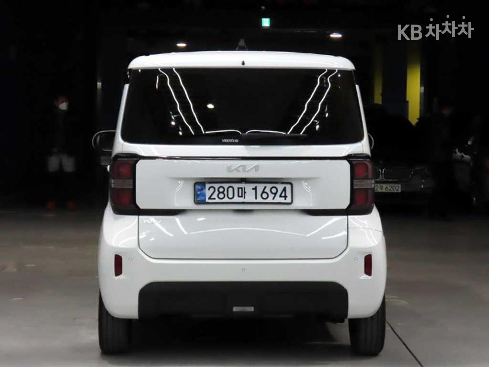 2025 - kia kia