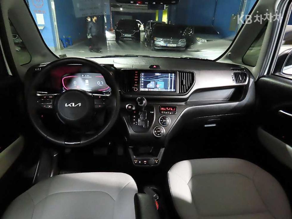 2025 - kia kia