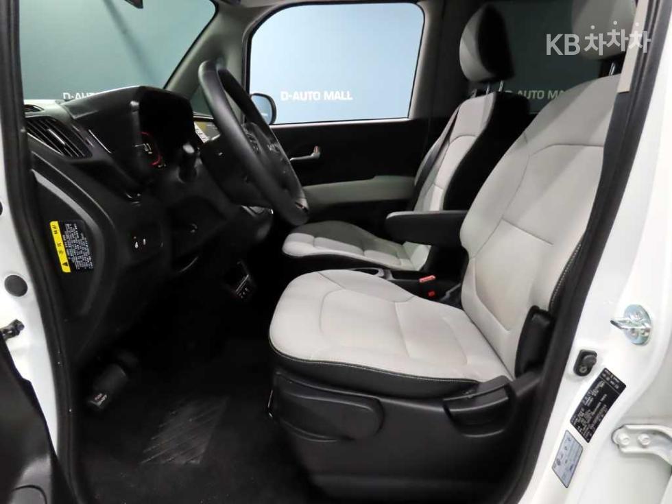 2025 - kia kia
