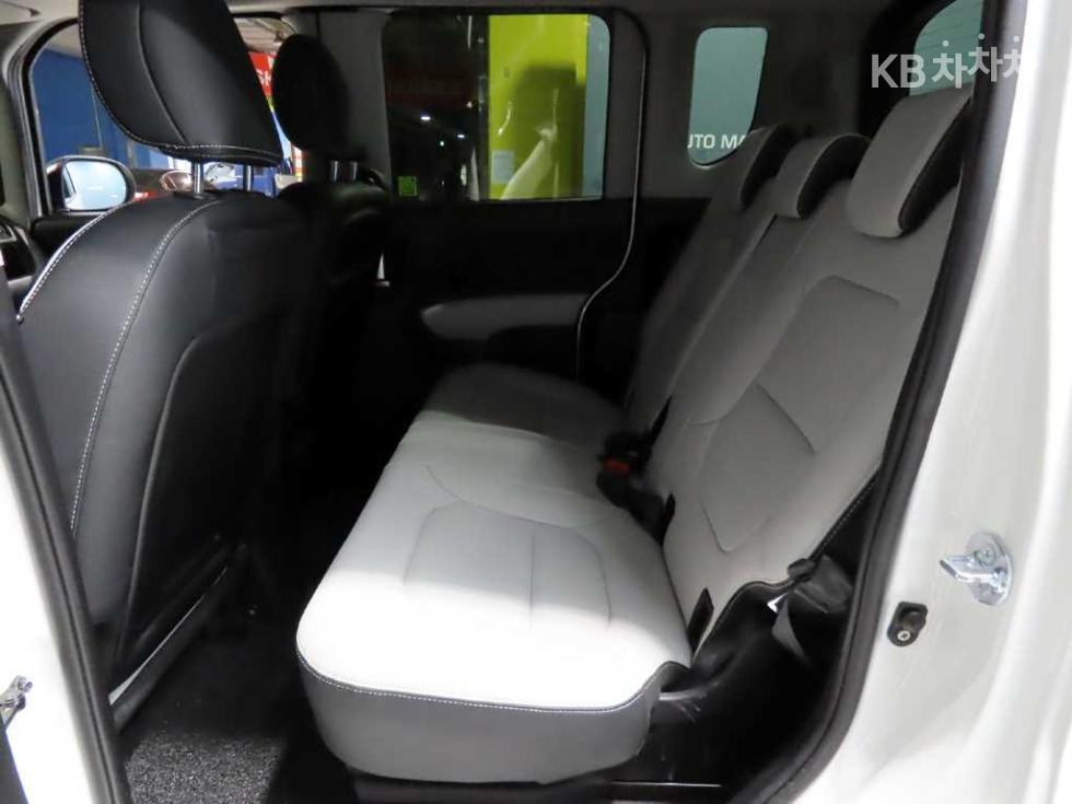 2025 - kia kia