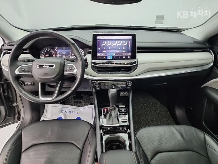 Jeep Compass 2.4 AWD Limited 8