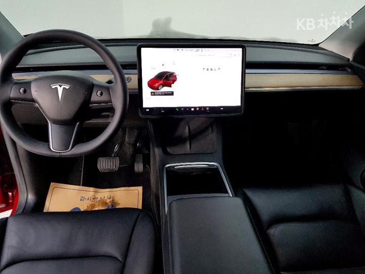 Tesla Model Y Long Range AWD 6