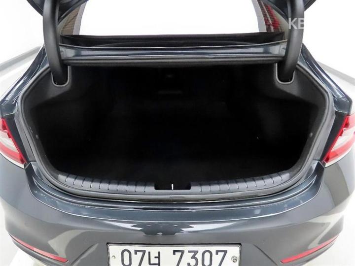 Hyundai Grandeur IG Diesel 2.2 Premium Special 6