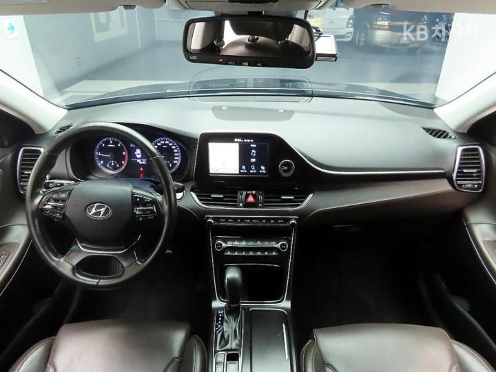 Hyundai Grandeur IG Diesel 2.2 Premium Special 9