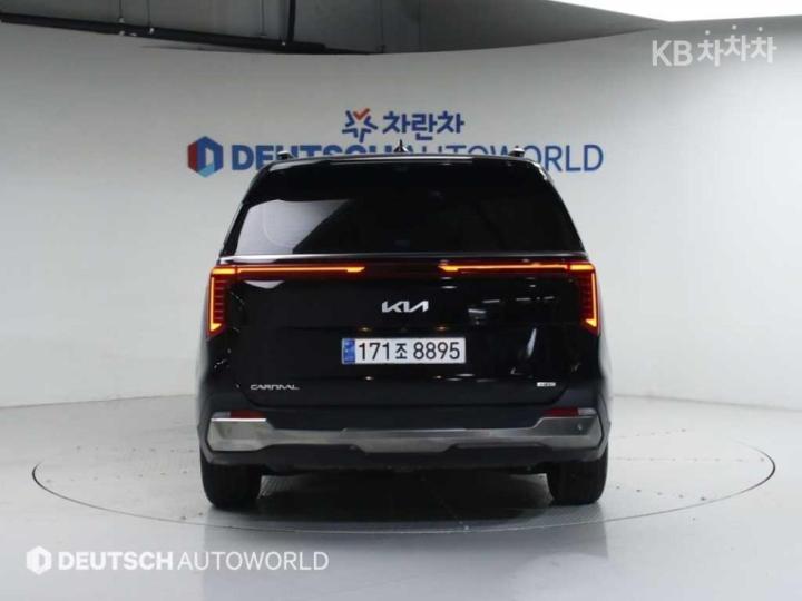 Kia Carnival Hybrid 1.6 HEV Gravity 5