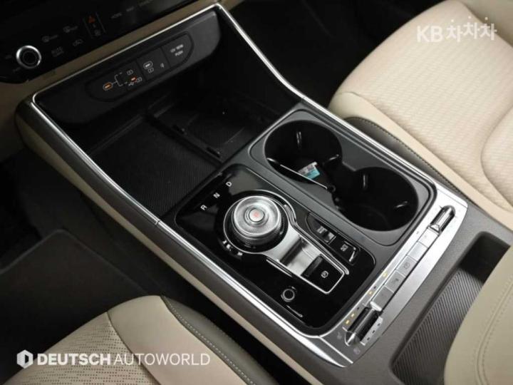 Kia Carnival Hybrid 1.6 HEV Gravity 10