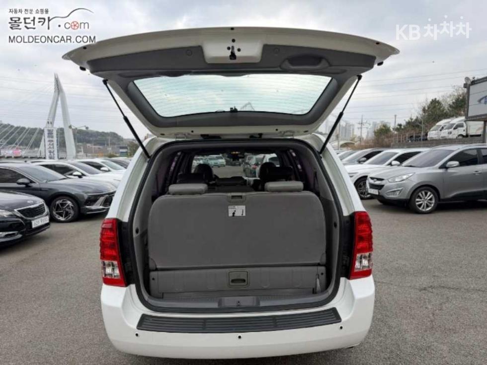 2013 - kia carnival