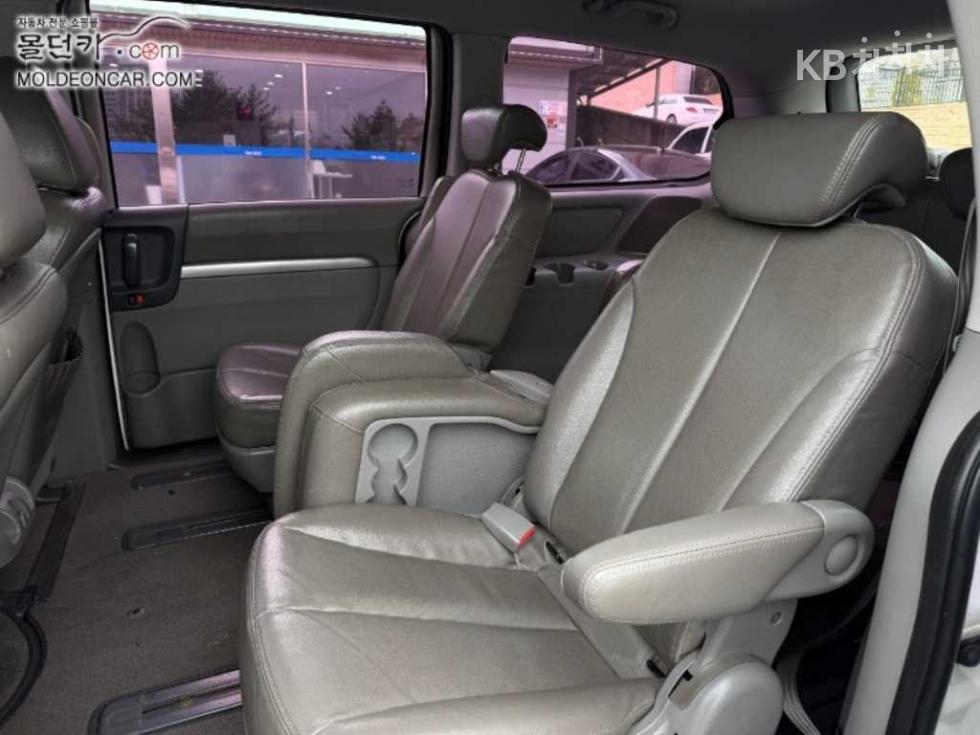 2013 - kia carnival