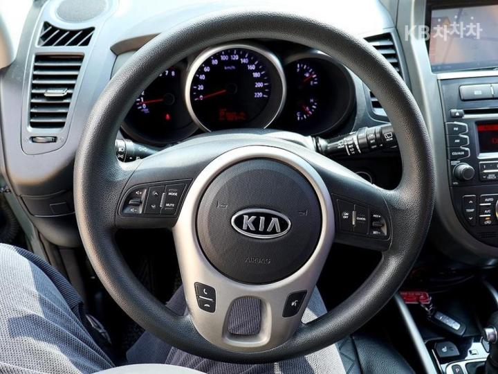 Kia Soul 1.6 GDI Luxury Base Type 9