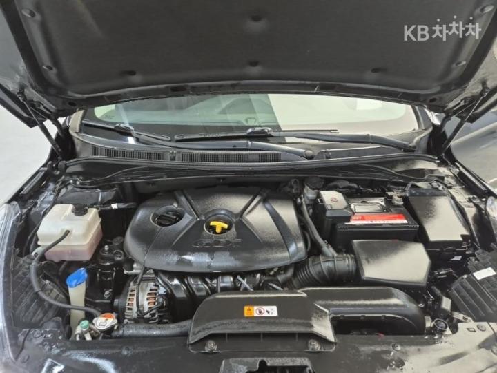 Hyundai i40 2.0 GDI D-spec 6