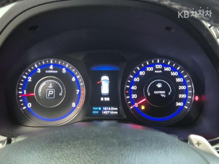 Hyundai i40 2.0 GDI D-spec 7