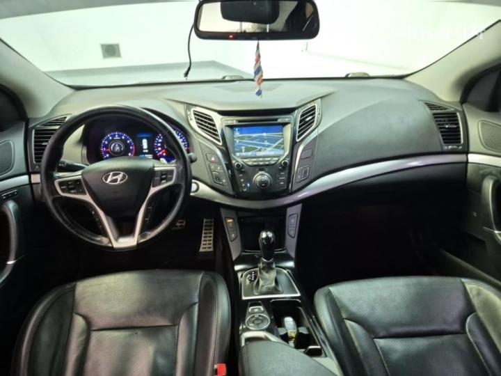 Hyundai i40 2.0 GDI D-spec 8