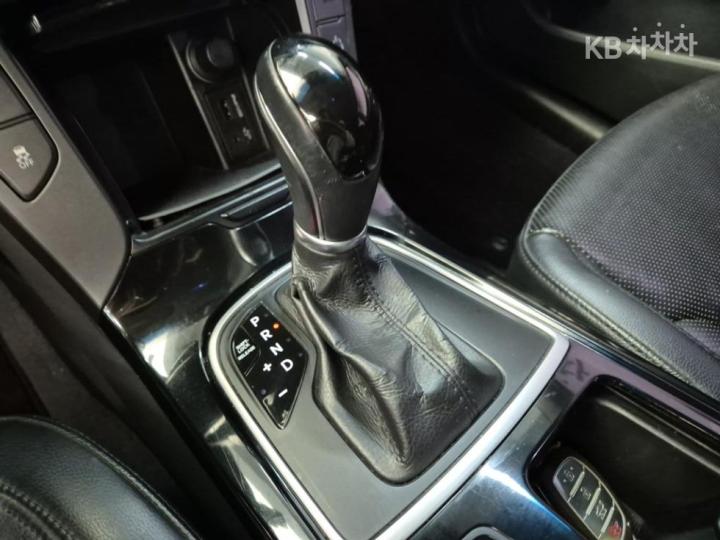 Hyundai i40 2.0 GDI D-spec 9