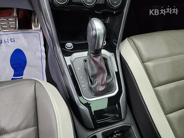 Volkswagen T-Roc 2.0 TDI Prestige 9