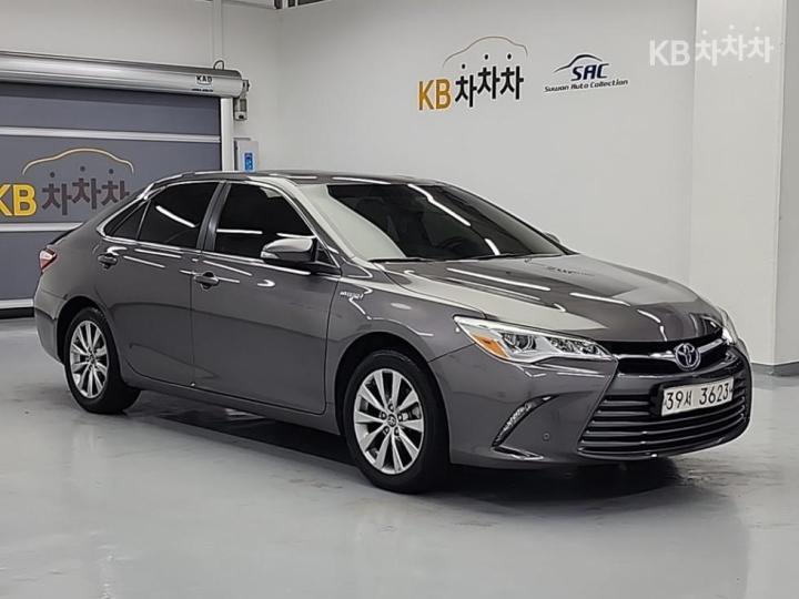 Toyota Camry New 2.5 Hybrid XLE 5