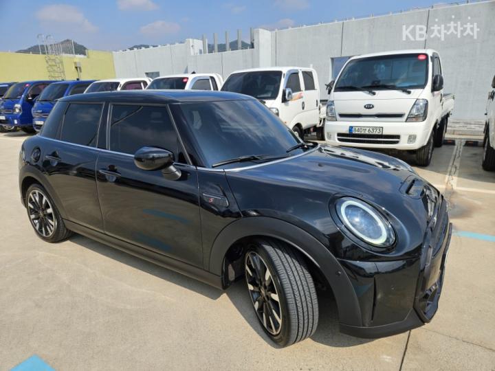 Mini Cooper 5 Duo S 2.0 Resolute Edition 3