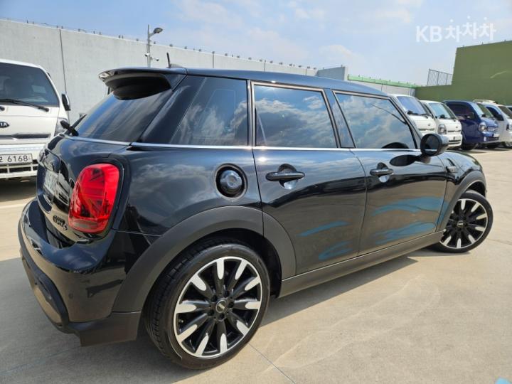 Mini Cooper 5 Duo S 2.0 Resolute Edition 6