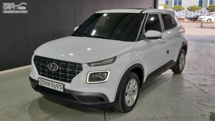Hyundai Venue Gasoline 1.6 Modern
