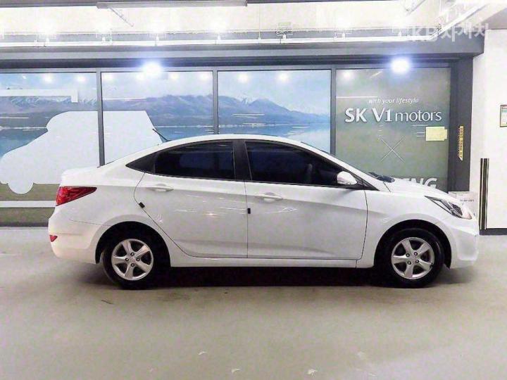 Hyundai Accent New 1.4 VVT Premier 4