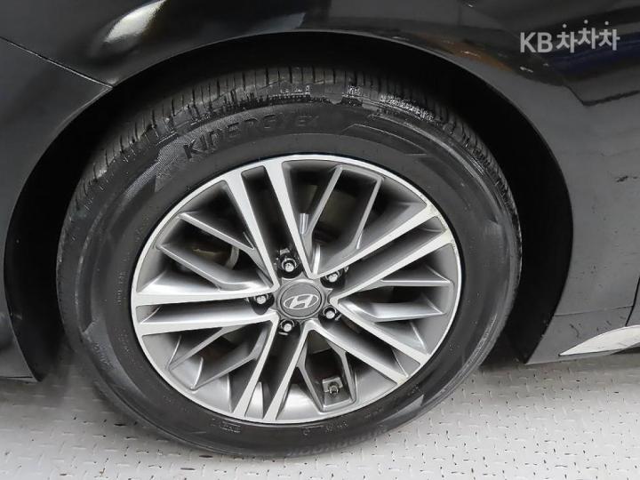 Hyundai Grandeur IG 2.4 Premium Base Type 6